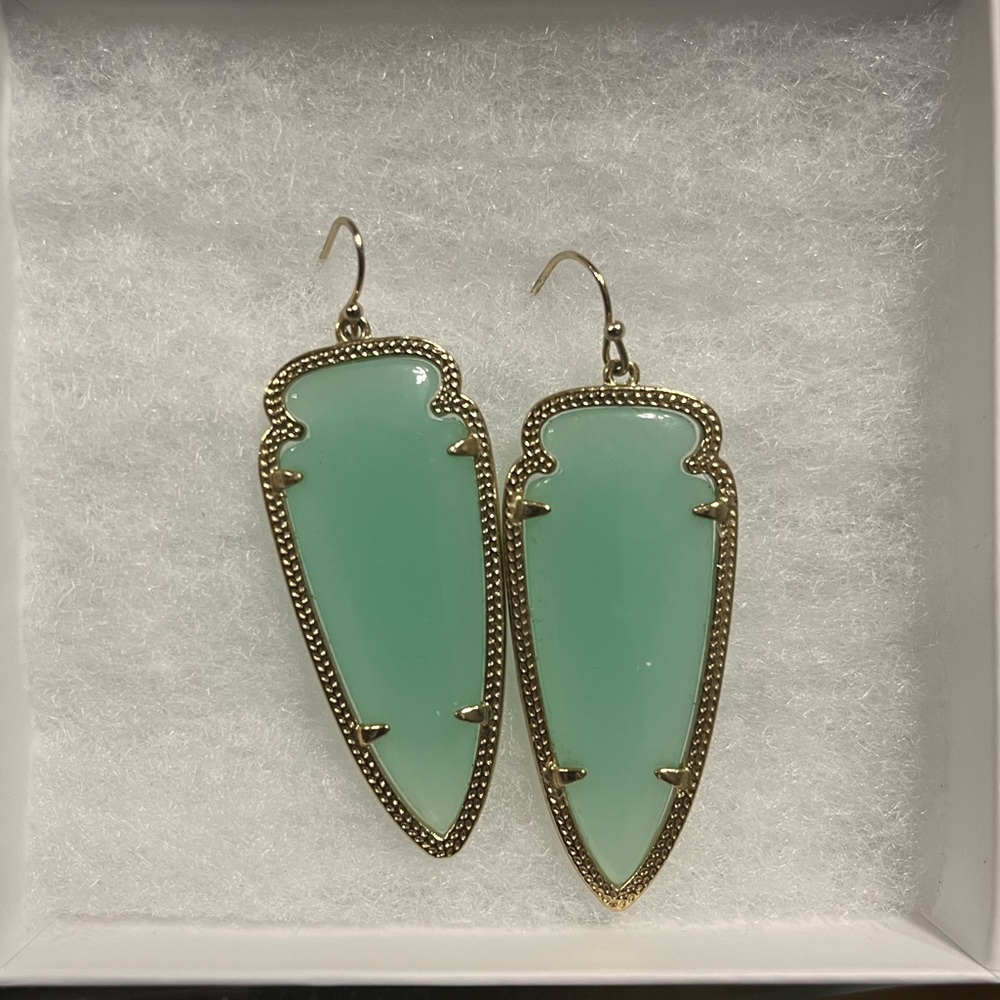 Skylar Vintage Gold Drop Earrings